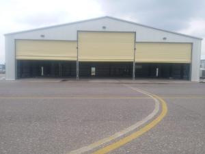 Hangar Kapısı, hangar door